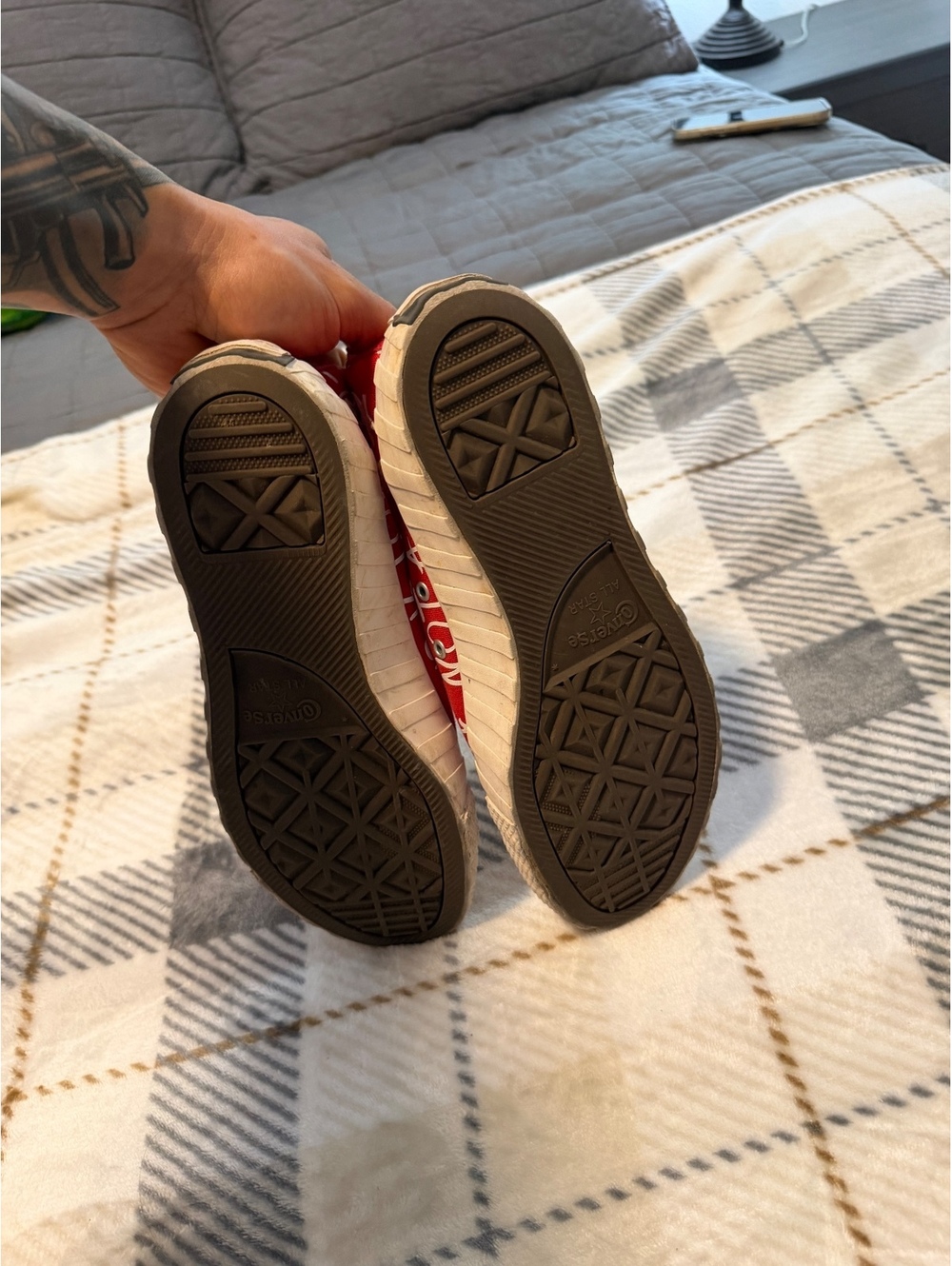 Converse - Picture 2 of 2